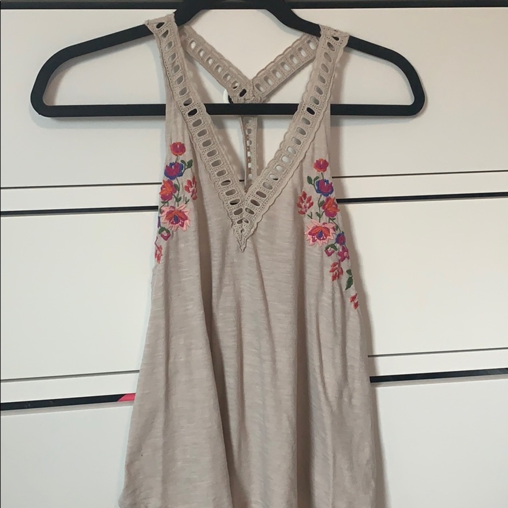 Hollister embroidered tank top size XS